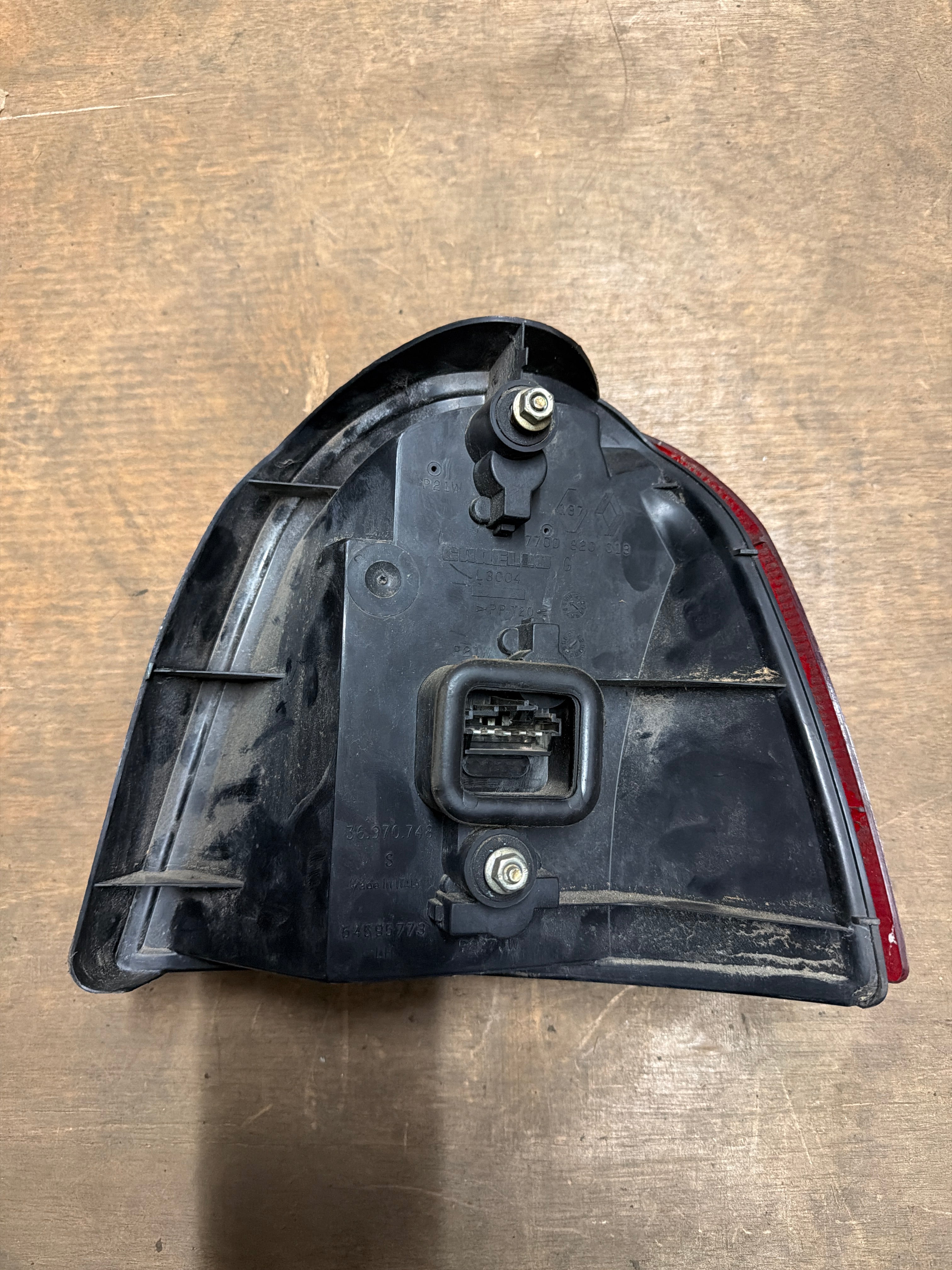 Renault Twingo Rücklicht Heckleuchte Rückleuchte Original 7700820013 gebraucht