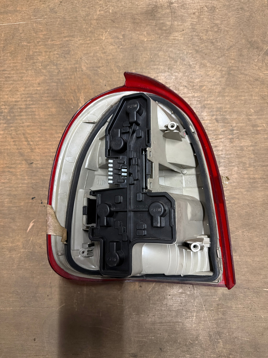 Opel Corsa Rücklicht Heckleuchte Rückleuchte GM 45022 gebraucht